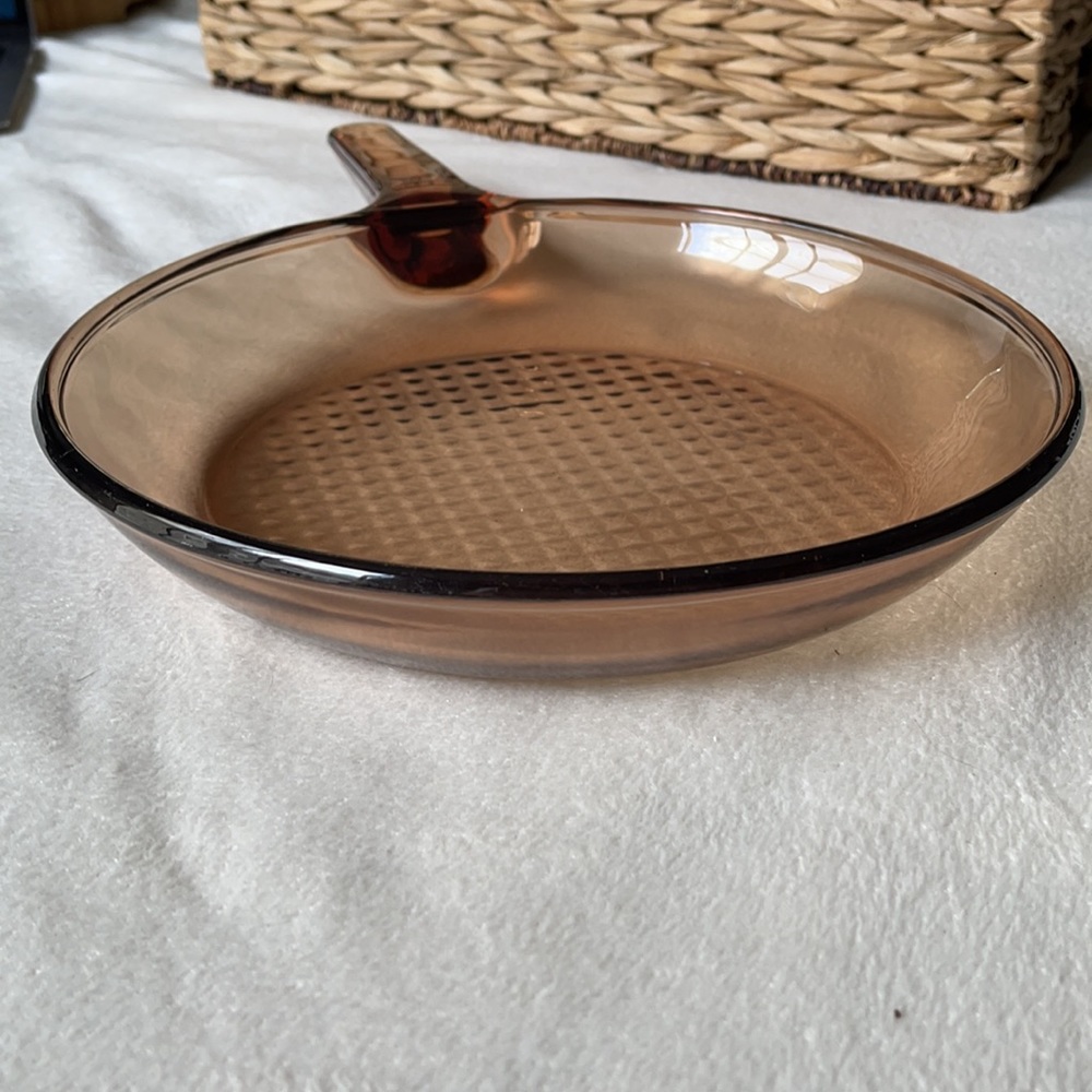 Vision Corning 10 1/2” Large Amber Frying Pan - Picture 3 of 11